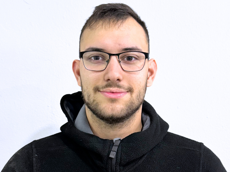 Equipo VanLife León, Andrés El Mecánico 